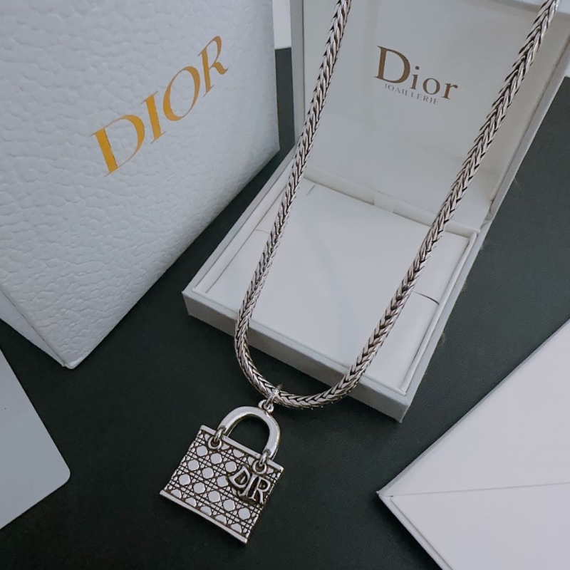 chr1st1an D10r necklaces